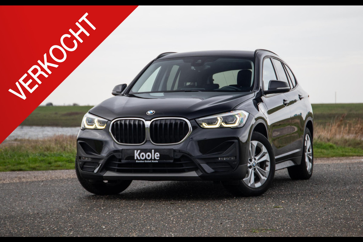 BMW X1 xDrive25e Executive CAMERA / CARPLAY / AUTOMAAT / LEDER / LED / CRUISE CONTROLE / STOELVERWARMING