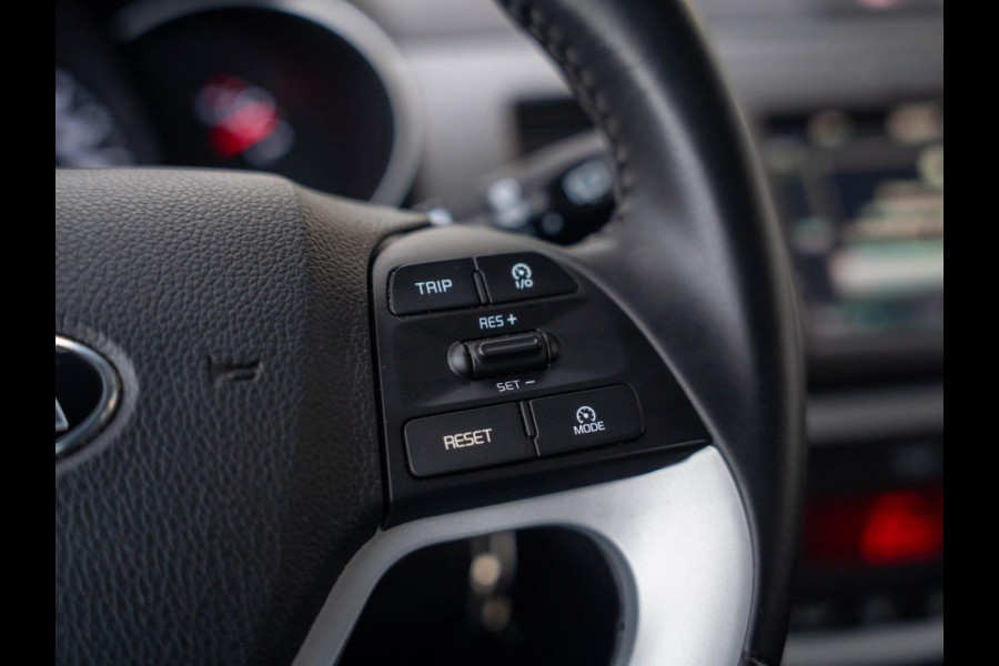 Kia Picanto 1.0 CVVT ComfortPlusLine Navigator / Camera / Trekhaak / Climate control / Cruise control