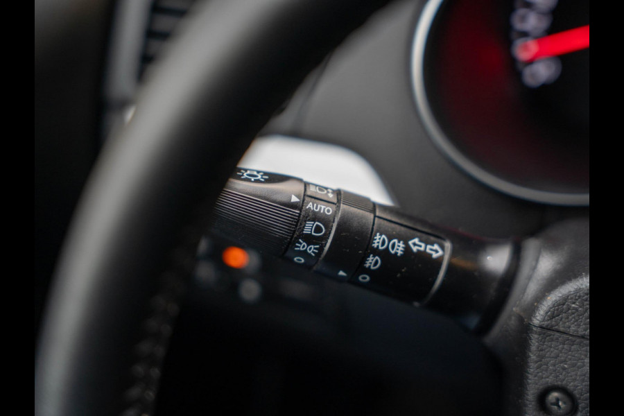 Kia Picanto 1.0 CVVT ComfortPlusLine Navigator / Camera / Trekhaak / Climate control / Cruise control