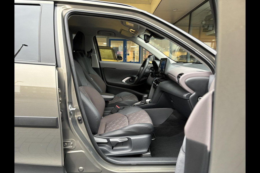 Toyota Yaris Cross 1.5 Hybrid Executive | Navigatie | Stoelverwarming | Adaptive cruise control
