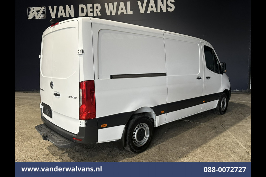 Mercedes-Benz Sprinter 317 CDI 170pk L2H1 Euro6 Airco | Camera | Navigatie | Apple Carplay | Cruisecontrol | Trekhaak Android Auto, Chauffeursstoel, Bijrijdersbank