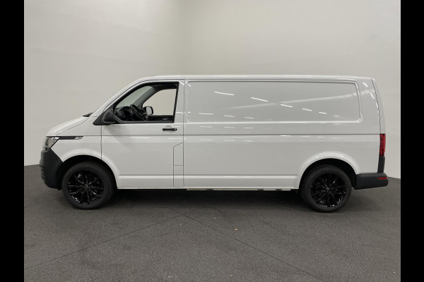 Volkswagen Transporter 2.0 TDI L2H1 28 Airco Cruise Control Apple CarPlay Trekhaak Achterklep