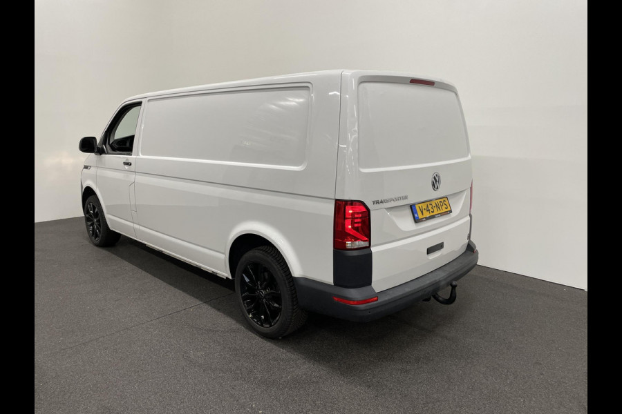 Volkswagen Transporter 2.0 TDI L2H1 28 Airco Cruise Control Apple CarPlay Trekhaak Achterklep