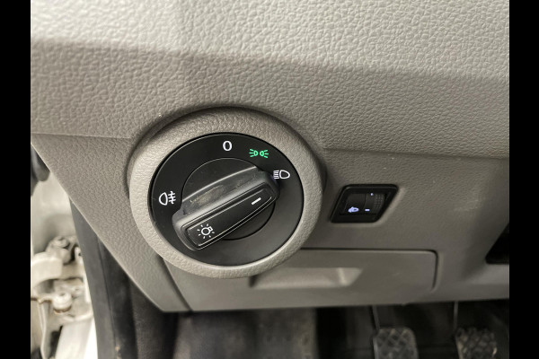 Volkswagen Transporter 2.0 TDI L2H1 28 Airco Cruise Control Apple CarPlay Trekhaak Achterklep