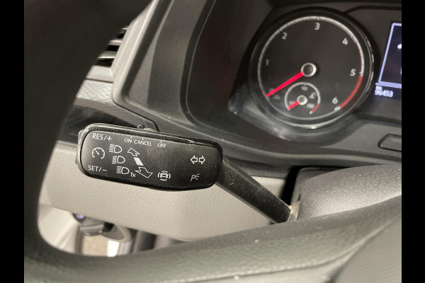 Volkswagen Transporter 2.0 TDI L2H1 28 Airco Cruise Control Apple CarPlay Trekhaak Achterklep