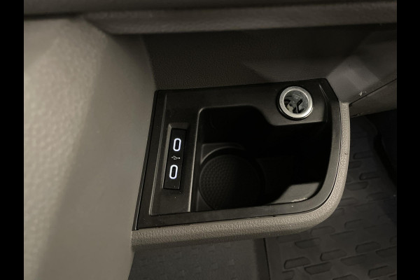 Volkswagen Transporter 2.0 TDI L2H1 28 Airco Cruise Control Apple CarPlay Trekhaak Achterklep