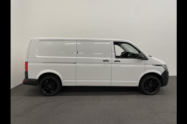 Volkswagen Transporter 2.0 TDI L2H1 28 Airco Cruise Control Apple CarPlay Trekhaak Achterklep
