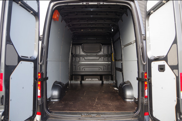 Volkswagen Crafter 35 2.0 TDI L3H3 140PK AUT. 3-ZITS, TREKHAAK, CAMERA, NAVI, CRUISE, AIRCO, NL AUTO, NAP