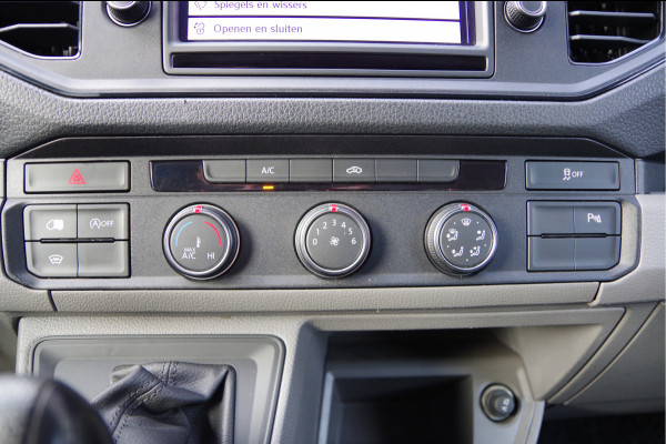 Volkswagen Crafter 35 2.0 TDI L3H3 140PK AUT. 3-ZITS, TREKHAAK, CAMERA, NAVI, CRUISE, AIRCO, NL AUTO, NAP