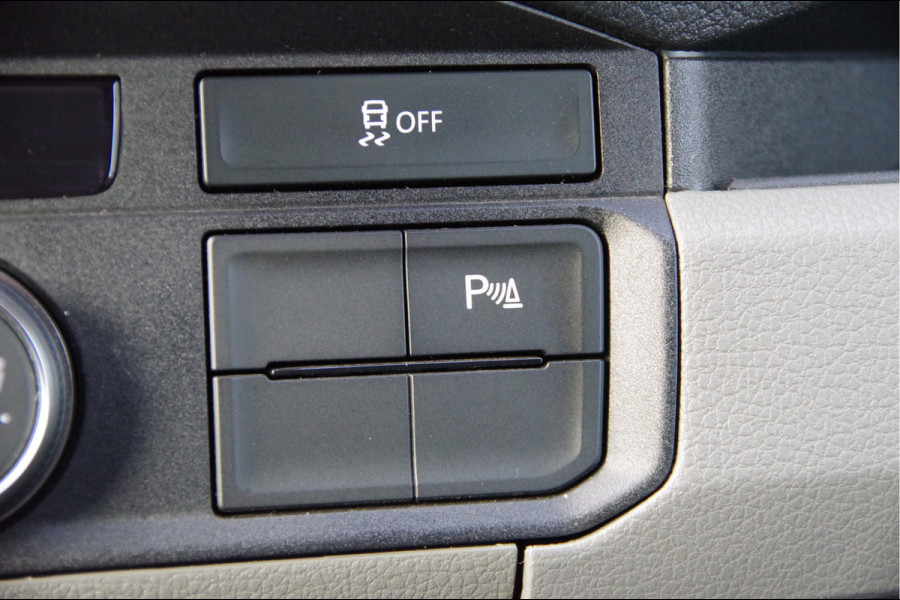 Volkswagen Crafter 35 2.0 TDI L3H3 140PK AUT. 3-ZITS, TREKHAAK, CAMERA, NAVI, CRUISE, AIRCO, NL AUTO, NAP