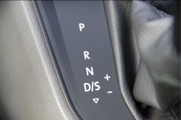 Volkswagen Crafter 35 2.0 TDI L3H3 140PK AUT. 3-ZITS, TREKHAAK, CAMERA, NAVI, CRUISE, AIRCO, NL AUTO, NAP