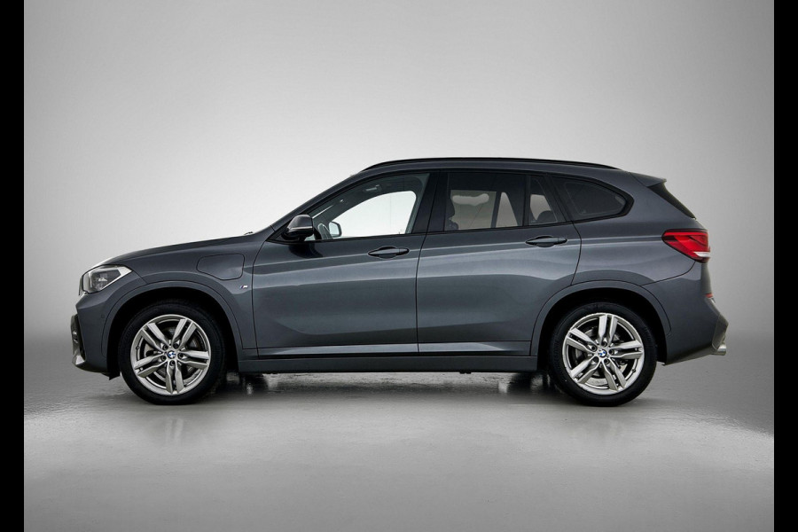 BMW X1 xDrive25e Exe.Ed. 221PK PLUG-In M Sport AD-CRUISE | CAMERA | PANORAMADAK