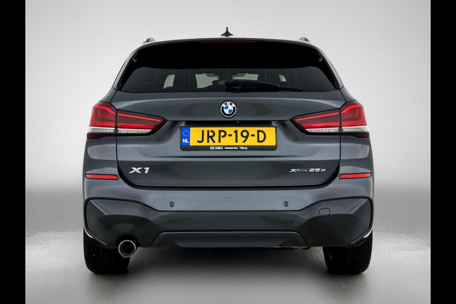 BMW X1 xDrive25e Exe.Ed. 221PK PLUG-In M Sport AD-CRUISE | CAMERA | PANORAMADAK