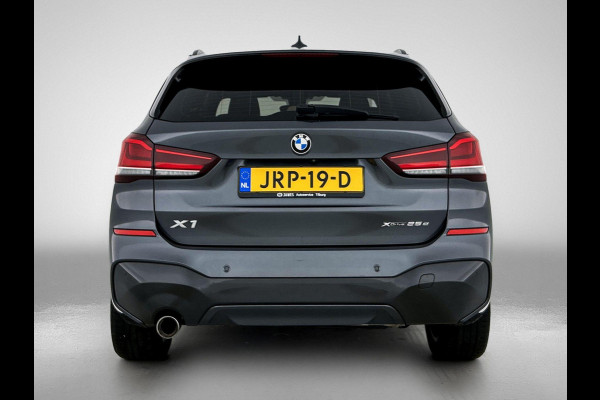 BMW X1 xDrive25e Exe.Ed. 221PK PLUG-In M Sport AD-CRUISE | CAMERA | PANORAMADAK