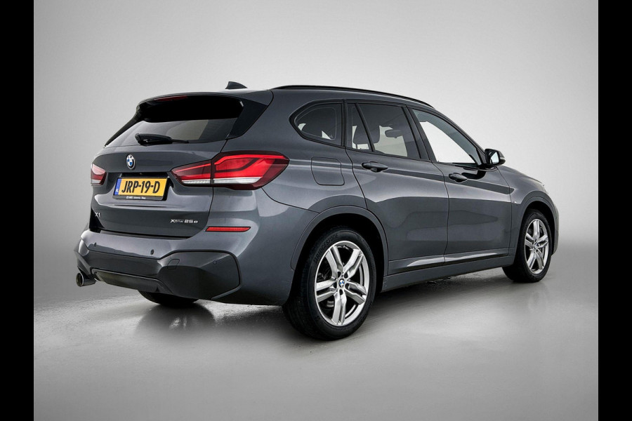 BMW X1 xDrive25e Exe.Ed. 221PK PLUG-In M Sport AD-CRUISE | CAMERA | PANORAMADAK