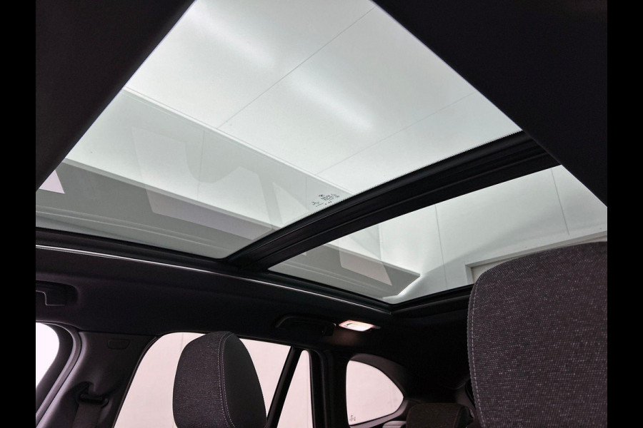 BMW X1 xDrive25e Exe.Ed. 221PK PLUG-In M Sport AD-CRUISE | CAMERA | PANORAMADAK