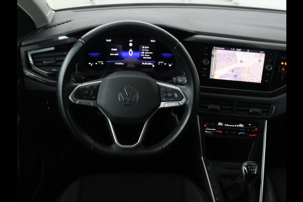Volkswagen Taigo 1.0 TSI Life Business | Stoelverwarming | Trekhaak | Camera | Adaptive cruise | Navigatie | 17'' | Virtual Cockpit | Climate control | Bluetooth | Full LED | Parkeerhulp