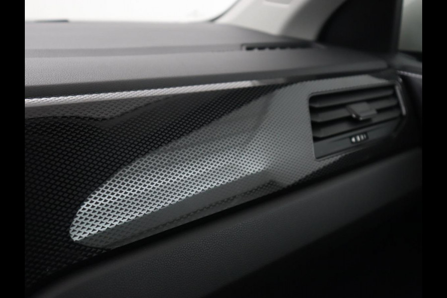 Volkswagen Taigo 1.0 TSI Life Business | Stoelverwarming | Trekhaak | Camera | Adaptive cruise | Navigatie | 17'' | Virtual Cockpit | Climate control | Bluetooth | Full LED | Parkeerhulp