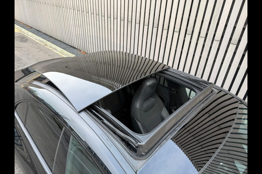 Mercedes-Benz CLA-Klasse 250 e AMG Line / Panodak / Sfeer