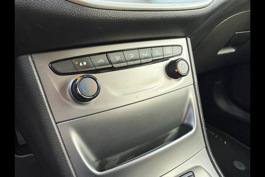 Opel Astra Sports Tourer 1.0 Online Edition | Parkeersensoren voor & achter | Cruise control | Climate control