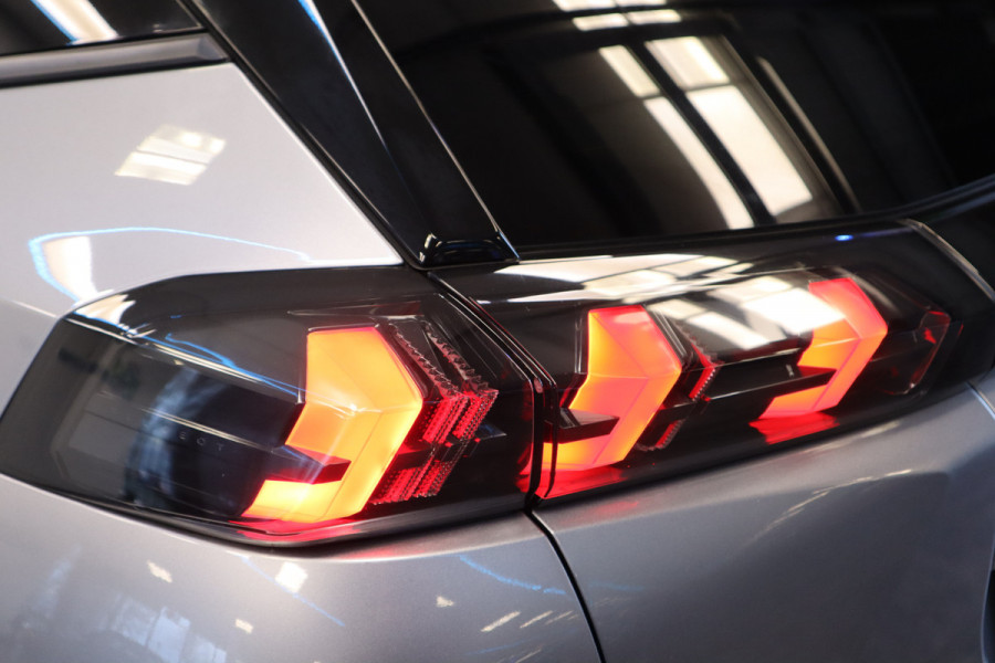 Peugeot 2008 1.2 PureTech Allure Pack PDC Parkeerhulp Stoelverw LED 24 maanden garantie mogelijk (*vraag naar de voorwaarden)