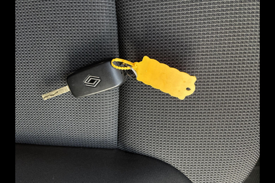 Renault Trafic 2.0 Blue dCi 130 T30 L2H1*ECC*CRUISE*NAVI*3PERS.*