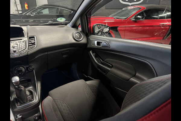 Ford Fiesta 1.0 EcoBoost Black Edition 140-PK / CLIMA / CRUISE / NAVI