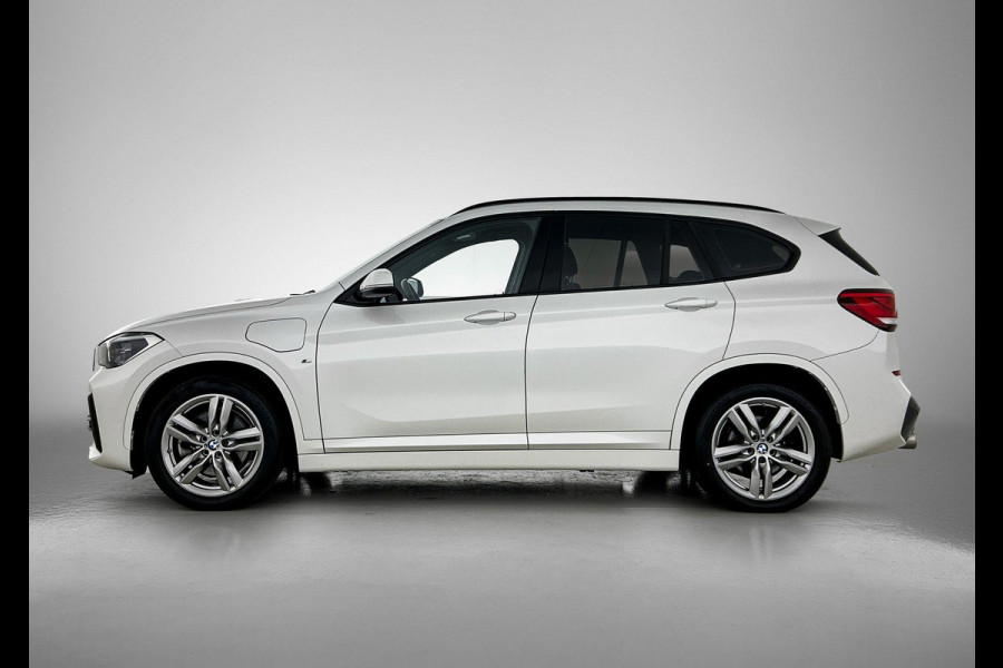 BMW X1 xDrive25e Exe. 221PK M Sport PLUG-In NAV | TREKHAAK | SFEERVERLICHTING