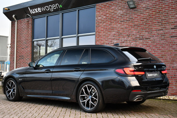 BMW 5 Serie Touring 530e xDrive M-Sport Pano ACC H/K HUD 19inch