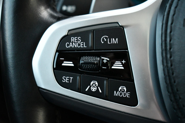 BMW 5 Serie Touring 530e xDrive M-Sport Pano ACC H/K HUD 19inch