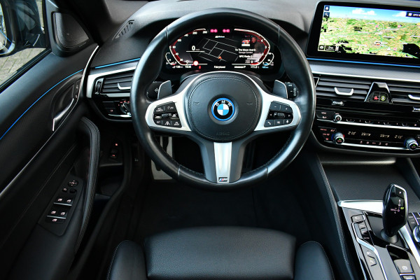 BMW 5 Serie Touring 530e xDrive M-Sport Pano ACC H/K HUD 19inch