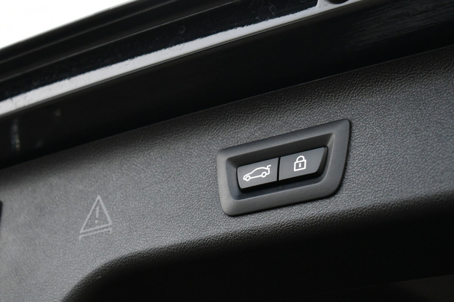 BMW 5 Serie Touring 530e xDrive M-Sport Pano ACC H/K HUD 19inch