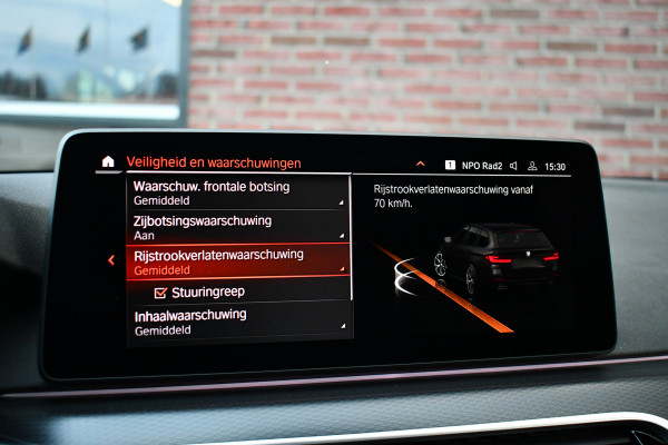 BMW 5 Serie Touring 530e xDrive M-Sport Pano ACC H/K HUD 19inch