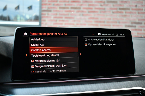 BMW 5 Serie Touring 530e xDrive M-Sport Pano ACC H/K HUD 19inch