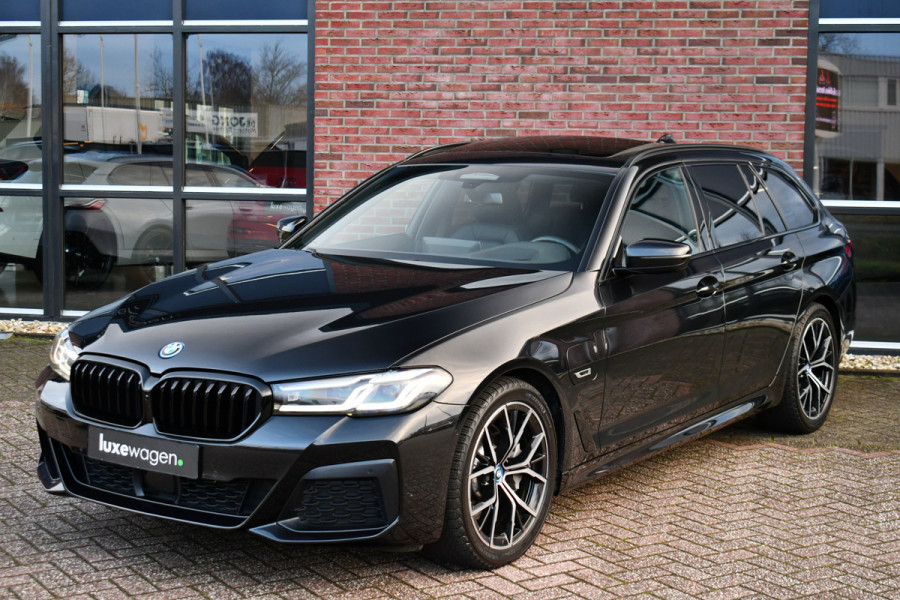 BMW 5 Serie Touring 530e xDrive M-Sport Pano ACC H/K HUD 19inch