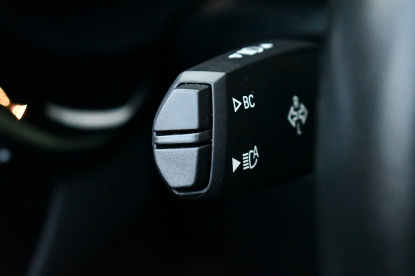 BMW 5 Serie Touring 530e xDrive M-Sport Pano ACC H/K HUD 19inch