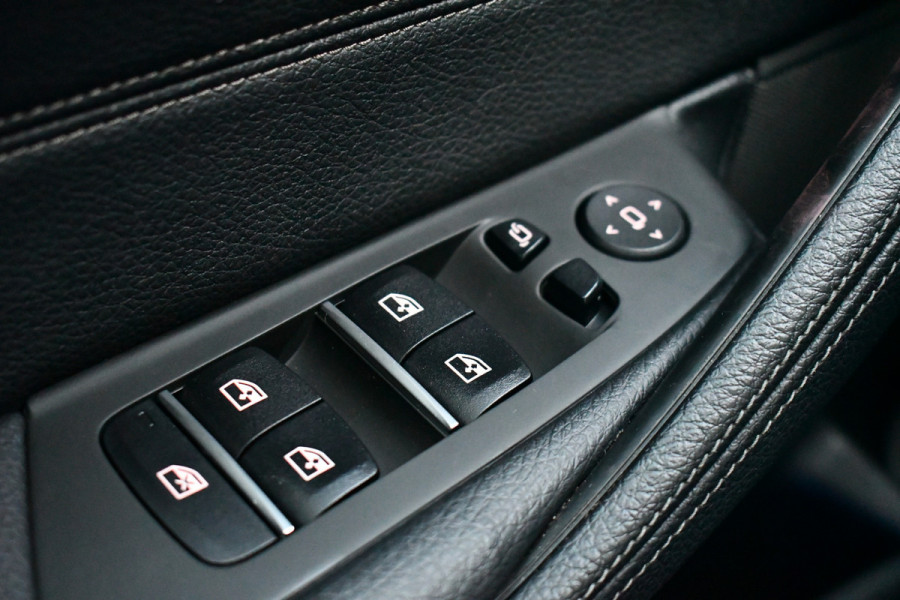 BMW 5 Serie Touring 530e xDrive M-Sport Pano ACC H/K HUD 19inch