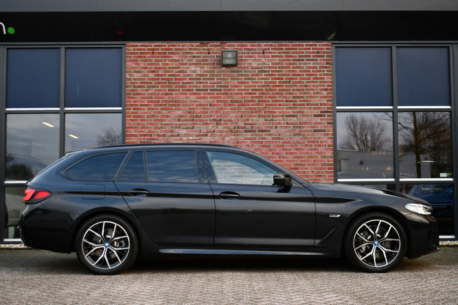 BMW 5 Serie Touring 530e xDrive M-Sport Pano ACC H/K HUD 19inch