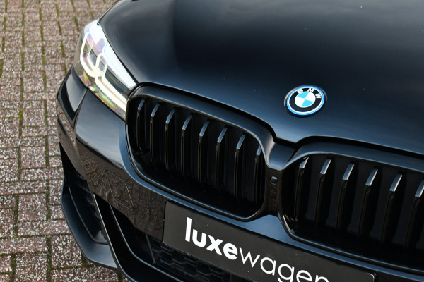 BMW 5 Serie Touring 530e xDrive M-Sport Pano ACC H/K HUD 19inch