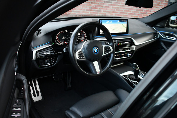 BMW 5 Serie Touring 530e xDrive M-Sport Pano ACC H/K HUD 19inch