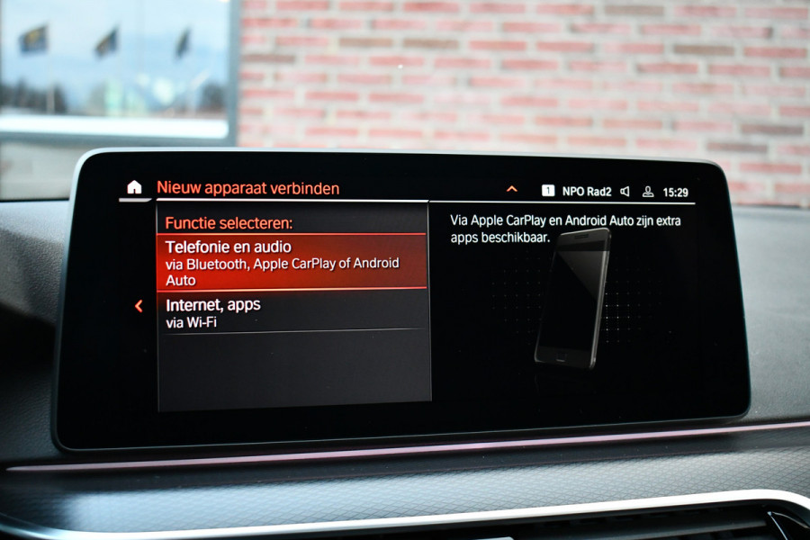 BMW 5 Serie Touring 530e xDrive M-Sport Pano ACC H/K HUD 19inch