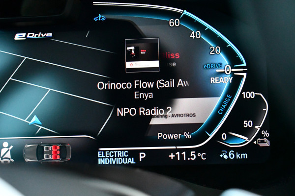 BMW 5 Serie Touring 530e xDrive M-Sport Pano ACC H/K HUD 19inch