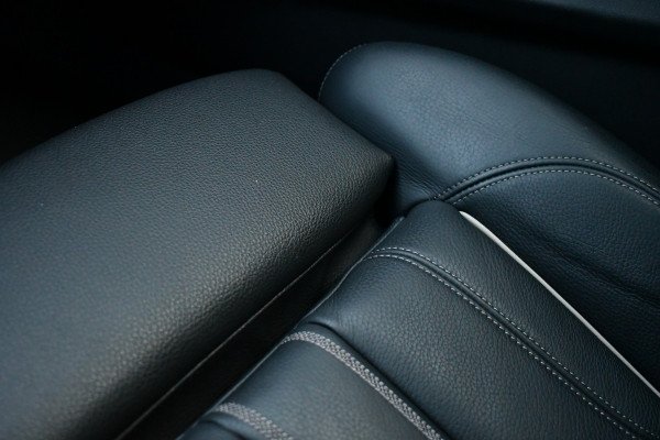 BMW 5 Serie Touring 530e xDrive M-Sport Pano ACC H/K HUD 19inch