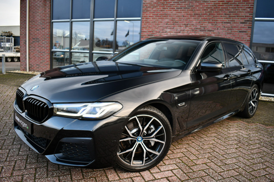 BMW 5 Serie Touring 530e xDrive M-Sport Pano ACC H/K HUD 19inch