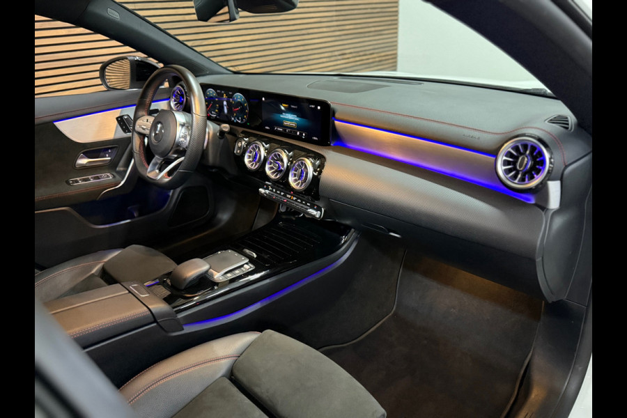 Mercedes-Benz CLA-Klasse Shooting Brake 200 Business Solution + AMG | Pano | Memory | Nightpakket | LED | Keyless | Premium Plus