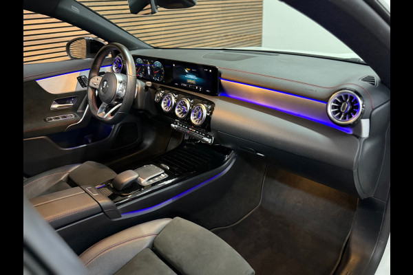 Mercedes-Benz CLA-Klasse Shooting Brake 200 Business Solution + AMG | Pano | Memory | Nightpakket | LED | Keyless | Premium Plus