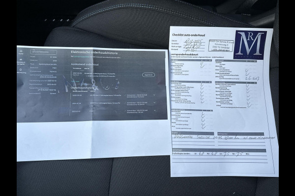 Lynk & Co 01 1.5 VAN: €26.900,- VOOR: €23.770,- UW EINDEJAARSVOORDEEL: €3.130,- |PHEV |FABRIEKSGARANTIE| COMPLETE AUTO| ZWARTE HEMEL| PANO| 360 CAMERA| ELEK. ACHTERKLEP| DODE HOEK|