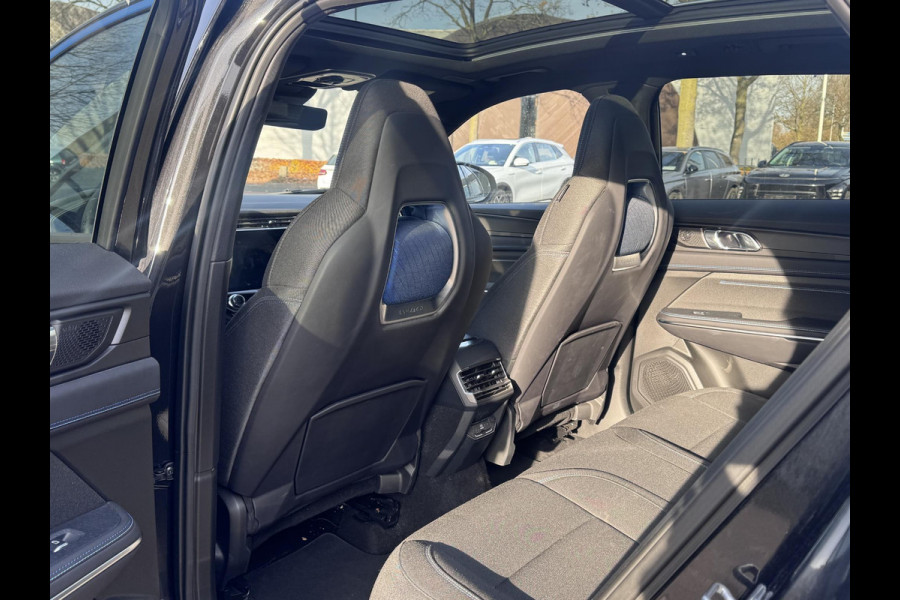 Lynk & Co 01 1.5 VAN: €26.900,- VOOR: €23.770,- UW EINDEJAARSVOORDEEL: €3.130,- |PHEV |FABRIEKSGARANTIE| COMPLETE AUTO| ZWARTE HEMEL| PANO| 360 CAMERA| ELEK. ACHTERKLEP| DODE HOEK|