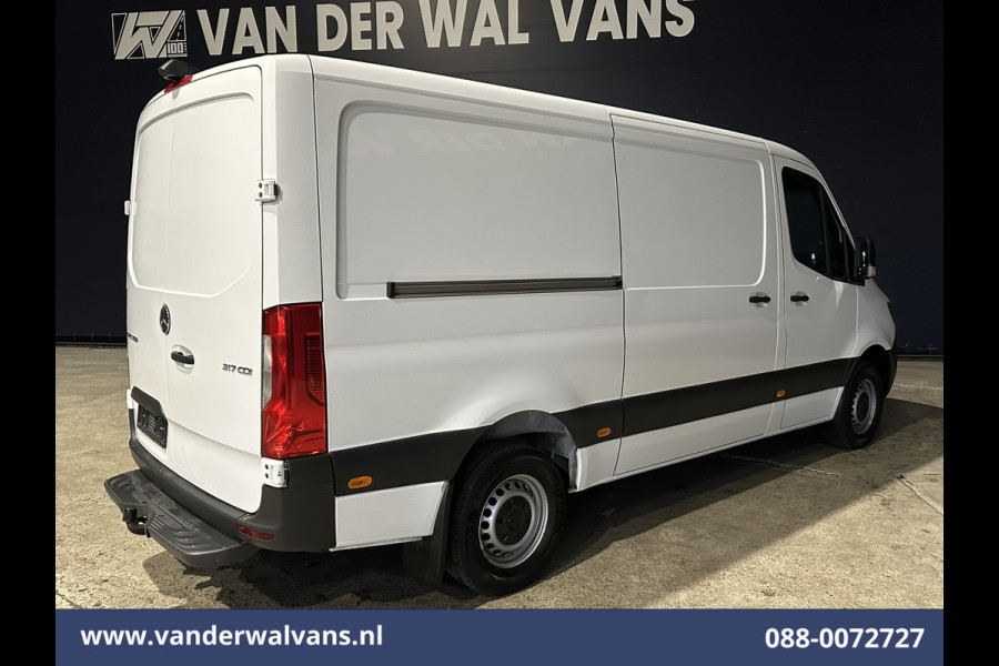 Mercedes-Benz Sprinter 317 CDI 170pk L2H1 Euro6 Airco | Camera | Navigatie | Apple Carplay | Cruisecontrol | Trekhaak | Chauffeursstoel Android Auto, Bijrijdersbank