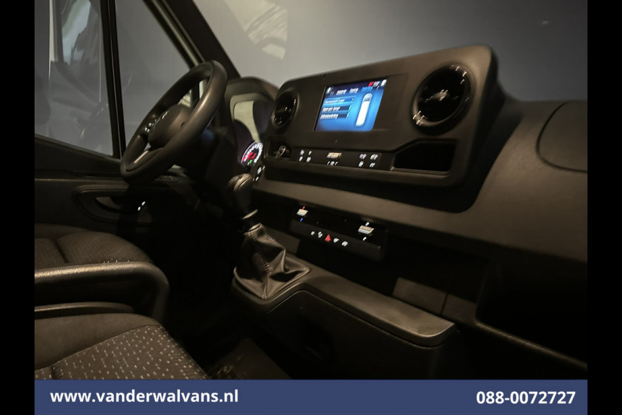 Mercedes-Benz Sprinter 317 CDI 170pk L2H1 Euro6 Airco | Camera | Navigatie | Apple Carplay | Cruisecontrol | Trekhaak | Chauffeursstoel Android Auto, Bijrijdersbank